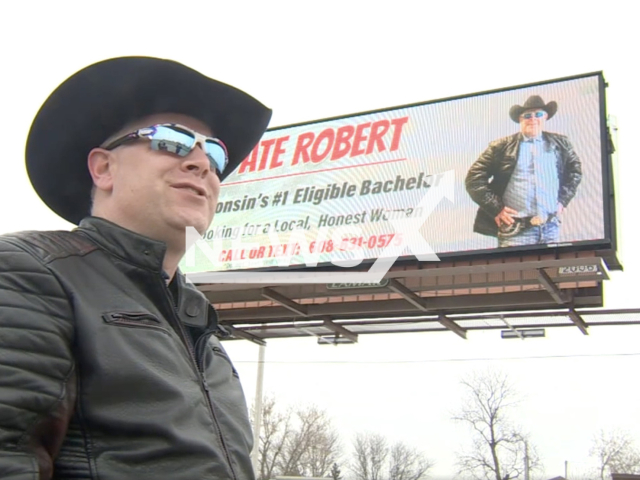 Photo shows Robert Siegfried, undated. Robert Siegfried, 43, has turned to an electronic billboard along Milton Avenue in Janesville, Wisconsin, USA, to find the love of his life. Note: Picture is a screenshot from a video (Newsflash)