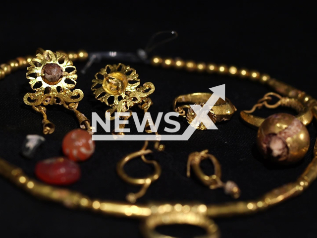 Photo shows the assemblage of fine gold jewelry, undated. Pieces of gold jewelry from the Roman period were discovered in a burial cave in Jerusalem, Israel. Note: Licensed photo (Emil Aladjem, Israel Antiquities Authority/Newsflash)