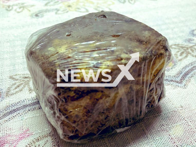 Picture shows the cake   kept for  53 years, undated. Maria Fernanda da Rocha, 84, kept a cake prepared by the her father, Luiz da Mata, in 1970, that he gave to her a day before he died. 
 Note: Private photo.  (@sougabrielrocha/Newsflash)